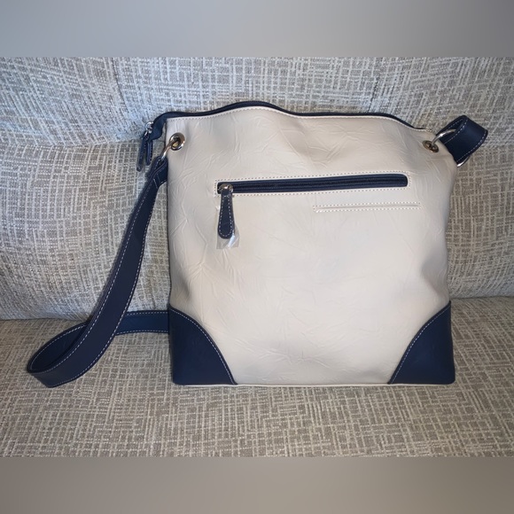 NWT - Stone Mountain Cream & Navy Blue Crossbody Purse - Picture 3 of 5